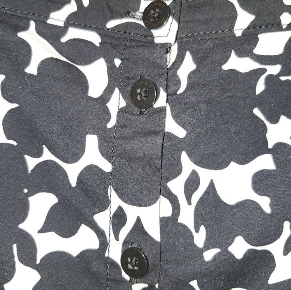 Tommy Hilfiger black and white floral skirt with button detail size 10 - Picture 4 of 6